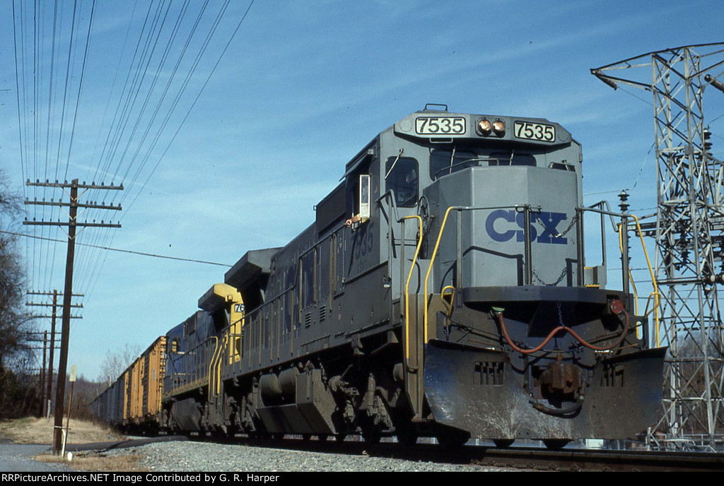 CSX 7535 stealth brings an eastbound past the hydro plant